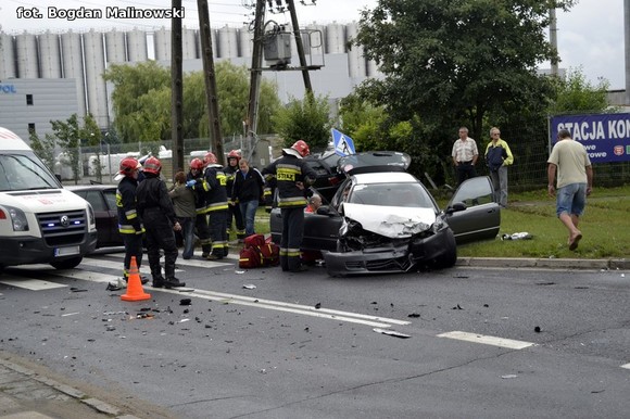 Wypadek drogowy. Skrzyżowanie ulic Holenderskiej i Józefów zablokowane