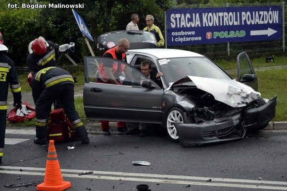 Wypadek drogowy. Skrzyżowanie ulic Holenderskiej i Józefów zablokowane