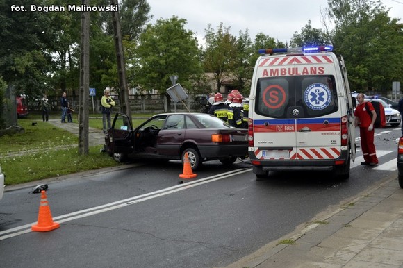 Wypadek drogowy. Skrzyżowanie ulic Holenderskiej i Józefów zablokowane