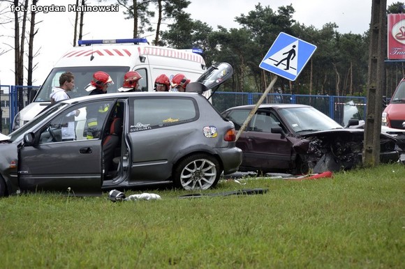Wypadek drogowy. Skrzyżowanie ulic Holenderskiej i Józefów zablokowane