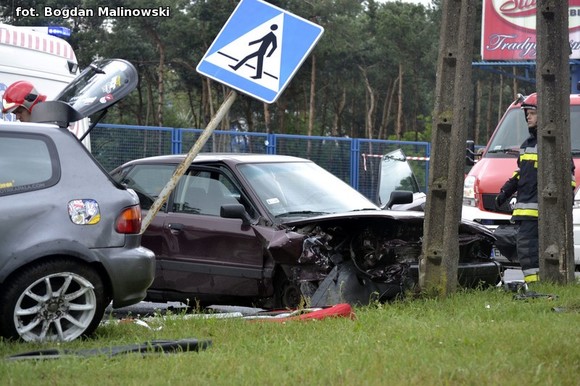 Wypadek drogowy. Skrzyżowanie ulic Holenderskiej i Józefów zablokowane
