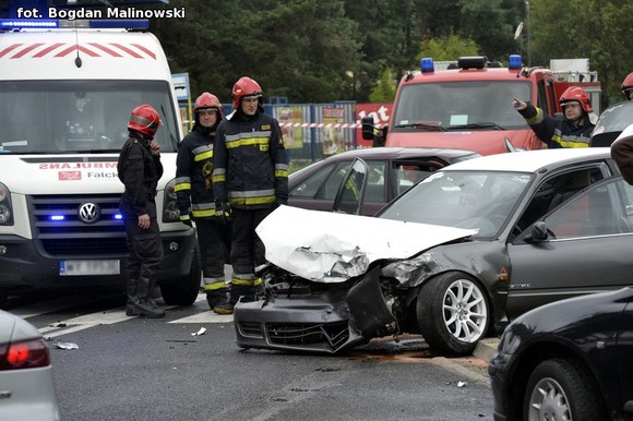 Wypadek drogowy. Skrzyżowanie ulic Holenderskiej i Józefów zablokowane
