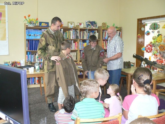 Tydzień ze Stowarzyszeniem Historycznym Pułk 37 w bibliotece