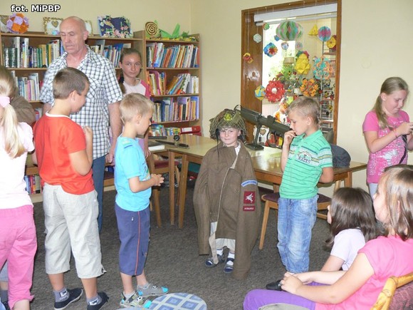 Tydzień ze Stowarzyszeniem Historycznym Pułk 37 w bibliotece