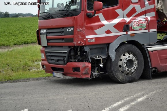 TIR z Węgier staranował fiata seicento