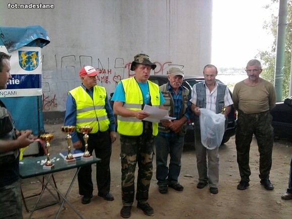 Zawody wędkarskie i półmetrowy leszcz