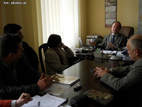 Dziurawe procedury w sytuacjach kryzysowych? Sklęczki się organizują