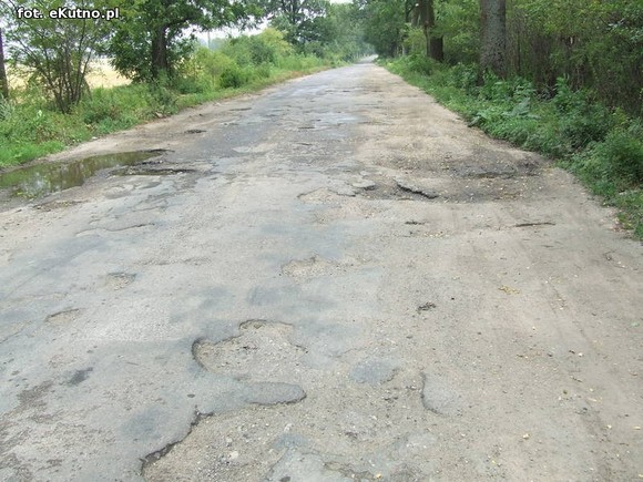 Droga z Karolewa do Łaniąt jak sito
