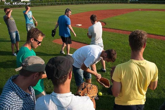Niecodzienny trening. Piłkarze zagrali w baseball
