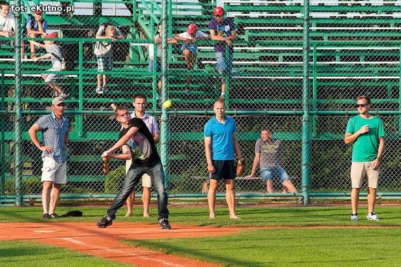 Niecodzienny trening. Piłkarze zagrali w baseball