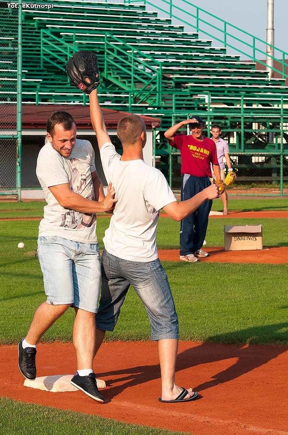 Niecodzienny trening. Piłkarze zagrali w baseball