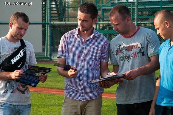 Niecodzienny trening. Piłkarze zagrali w baseball