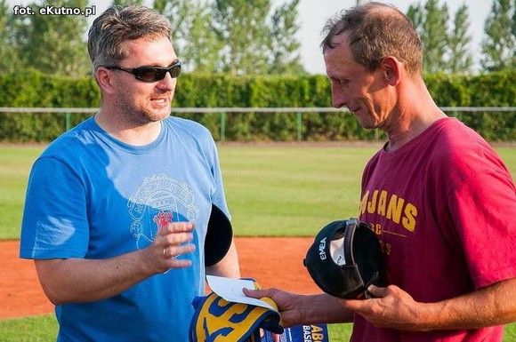 Niecodzienny trening. Piłkarze zagrali w baseball