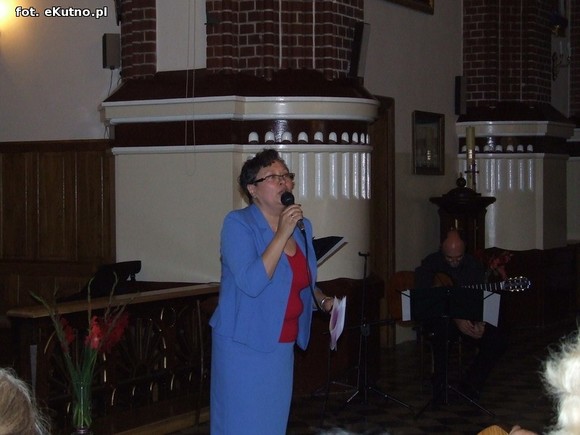 Perłowy głos mezzosopranistki niósł po wieżę kościoła