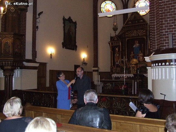 Perłowy głos mezzosopranistki niósł po wieżę kościoła