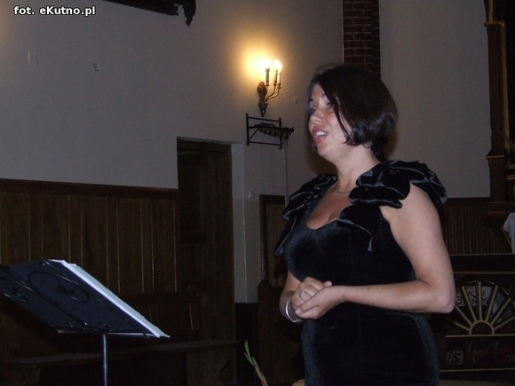 Perłowy głos mezzosopranistki niósł po wieżę kościoła