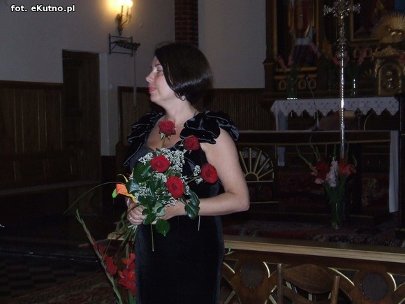 Perłowy głos mezzosopranistki niósł po wieżę kościoła