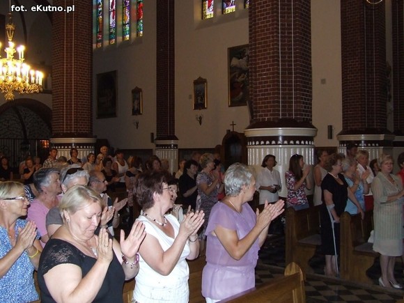 Perłowy głos mezzosopranistki niósł po wieżę kościoła