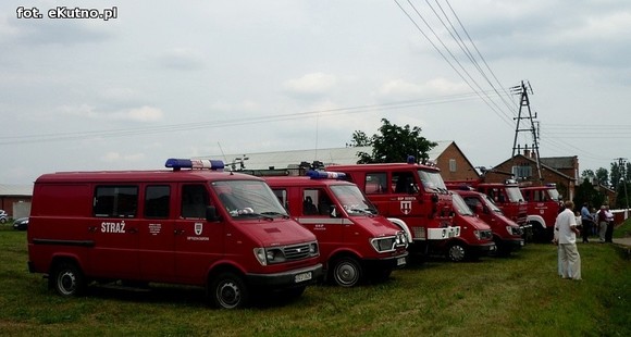 Ordery, ratownicy powietrzni i czworonożni. Szacowny jubileusz strażaków z Woli Kałkowej