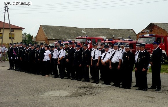 Ordery, ratownicy powietrzni i czworonożni. Szacowny jubileusz strażaków z Woli Kałkowej