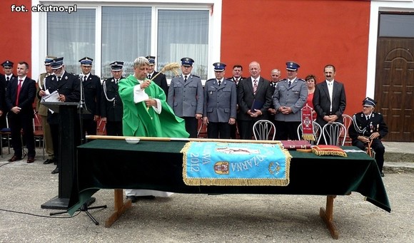 Ordery, ratownicy powietrzni i czworonożni. Szacowny jubileusz strażaków z Woli Kałkowej