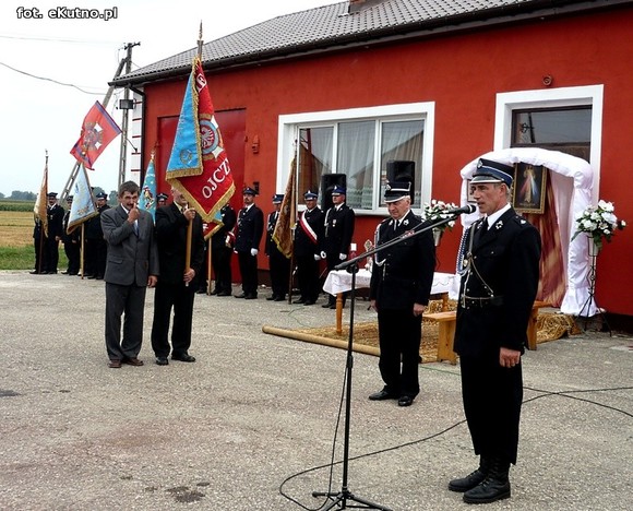 Ordery, ratownicy powietrzni i czworonożni. Szacowny jubileusz strażaków z Woli Kałkowej