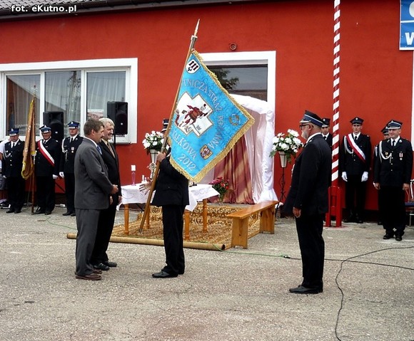 Ordery, ratownicy powietrzni i czworonożni. Szacowny jubileusz strażaków z Woli Kałkowej