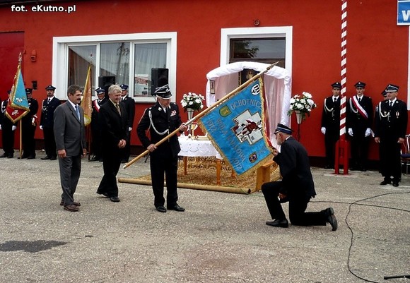 Ordery, ratownicy powietrzni i czworonożni. Szacowny jubileusz strażaków z Woli Kałkowej
