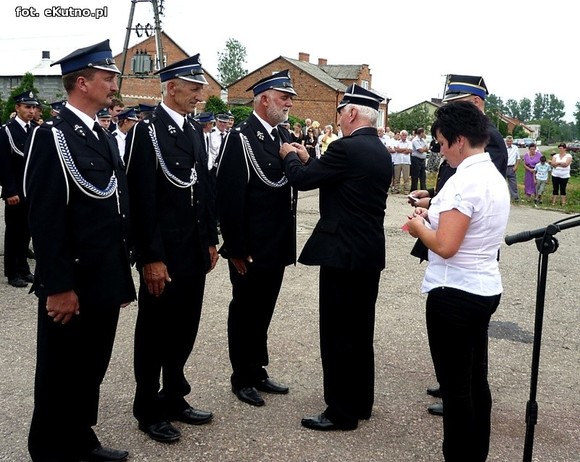 Ordery, ratownicy powietrzni i czworonożni. Szacowny jubileusz strażaków z Woli Kałkowej