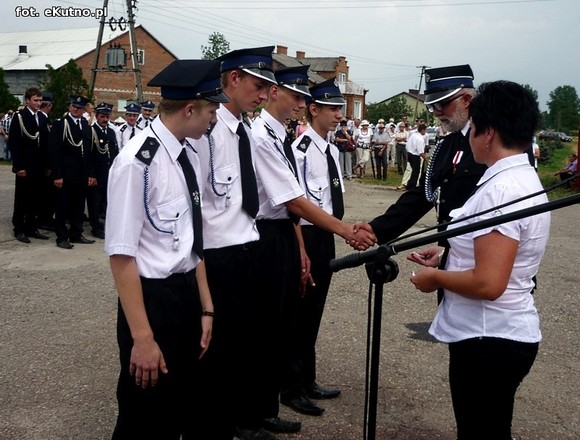 Ordery, ratownicy powietrzni i czworonożni. Szacowny jubileusz strażaków z Woli Kałkowej