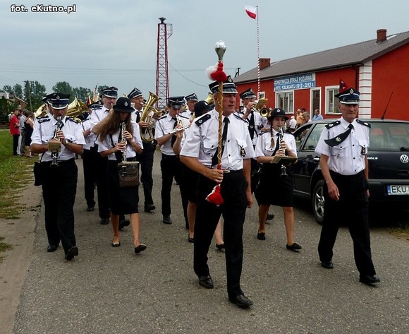 Ordery, ratownicy powietrzni i czworonożni. Szacowny jubileusz strażaków z Woli Kałkowej
