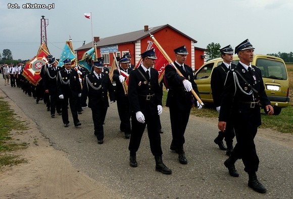 Ordery, ratownicy powietrzni i czworonożni. Szacowny jubileusz strażaków z Woli Kałkowej