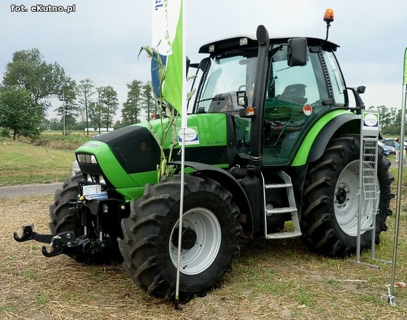 Ordery, ratownicy powietrzni i czworonożni. Szacowny jubileusz strażaków z Woli Kałkowej
