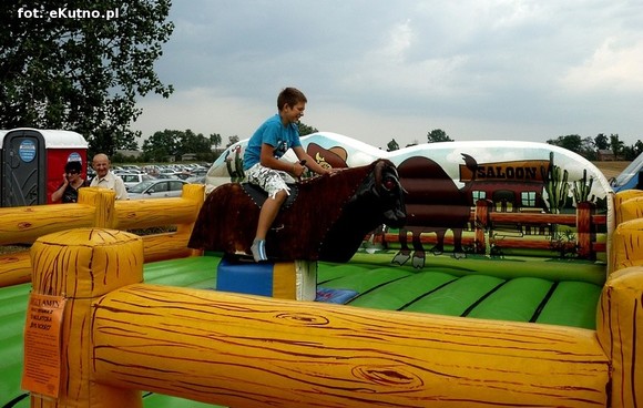 Ordery, ratownicy powietrzni i czworonożni. Szacowny jubileusz strażaków z Woli Kałkowej