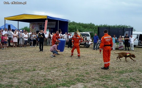 Ordery, ratownicy powietrzni i czworonożni. Szacowny jubileusz strażaków z Woli Kałkowej