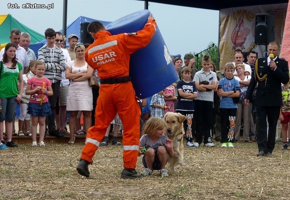 Ordery, ratownicy powietrzni i czworonożni. Szacowny jubileusz strażaków z Woli Kałkowej