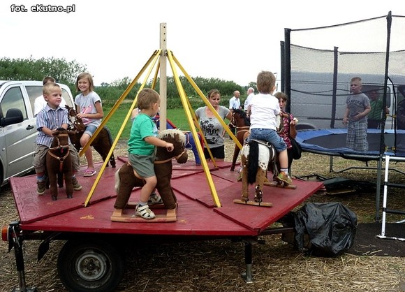 Ordery, ratownicy powietrzni i czworonożni. Szacowny jubileusz strażaków z Woli Kałkowej