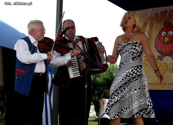 Ordery, ratownicy powietrzni i czworonożni. Szacowny jubileusz strażaków z Woli Kałkowej