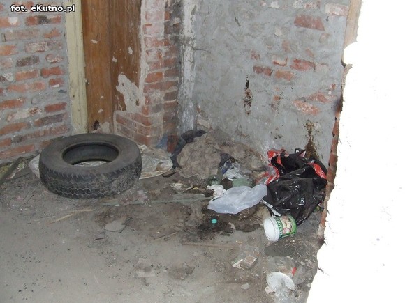 Czytelnicy piszą: Budynek na Jasnej grozi zawaleniem, a mieszkają w nim ludzie