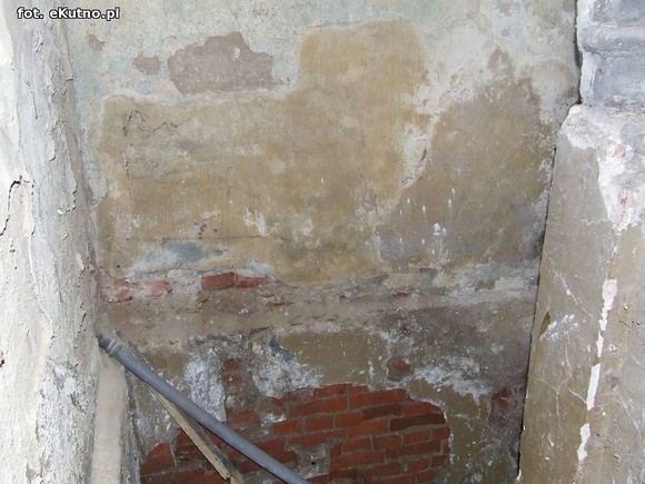 Czytelnicy piszą: Budynek na Jasnej grozi zawaleniem, a mieszkają w nim ludzie