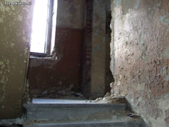 Czytelnicy piszą: Budynek na Jasnej grozi zawaleniem, a mieszkają w nim ludzie