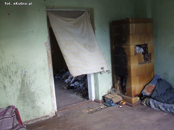 Czytelnicy piszą: Budynek na Jasnej grozi zawaleniem, a mieszkają w nim ludzie