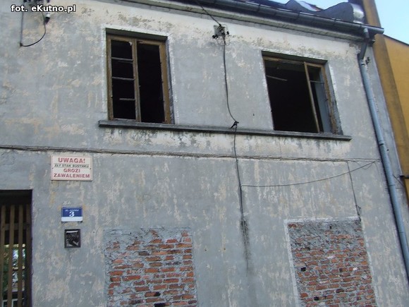 Czytelnicy piszą: Budynek na Jasnej grozi zawaleniem, a mieszkają w nim ludzie