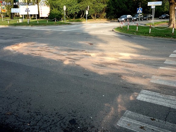 Stłuczka na skrzyżowaniu