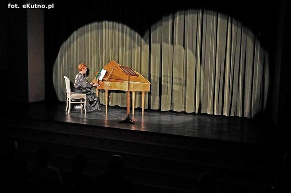 Subtelne brzmienie klawesynu i wyjątkowe męskie głosy