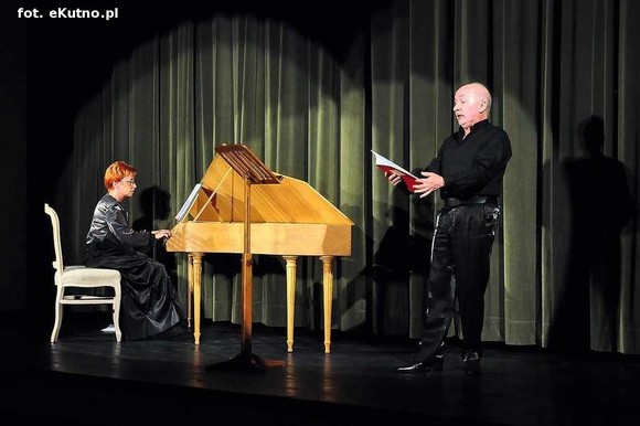 Subtelne brzmienie klawesynu i wyjątkowe męskie głosy