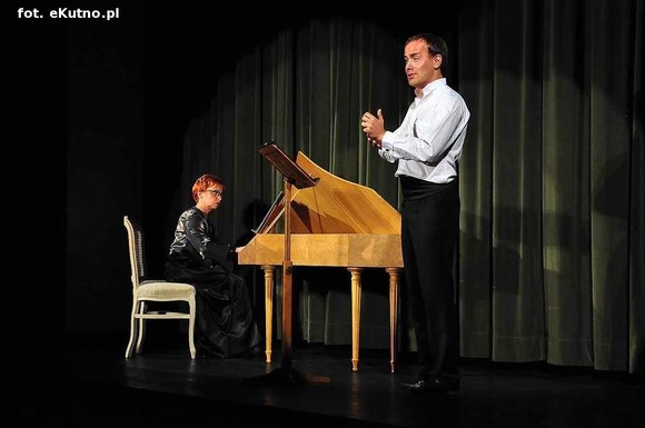 Subtelne brzmienie klawesynu i wyjątkowe męskie głosy