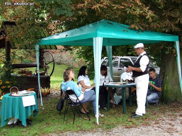 Na Polski imię, na Jej cześć podnosim czoła dumne. Święto Plonów w Oporowie