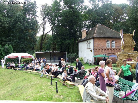 Na Polski imię, na Jej cześć podnosim czoła dumne. Święto Plonów w Oporowie