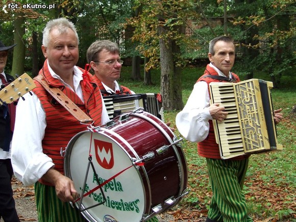 Na Polski imię, na Jej cześć podnosim czoła dumne. Święto Plonów w Oporowie